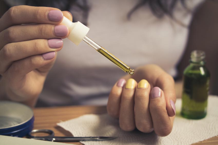 Interesting Tips to Keep Nails Shiny Without Nail Polish